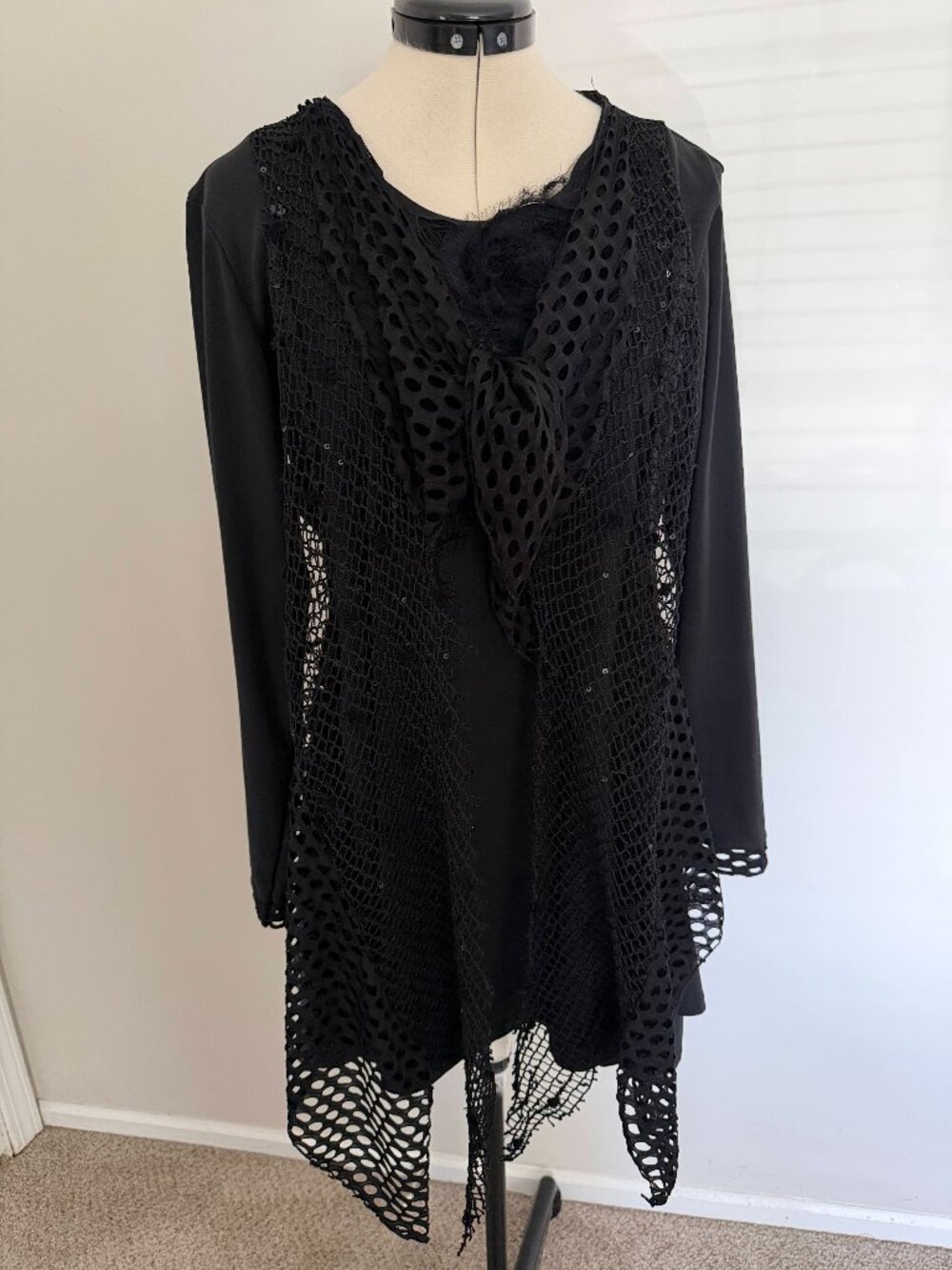 Pretty Angel black silk lace tunic,3D rose sequins,Long sleeves, size L